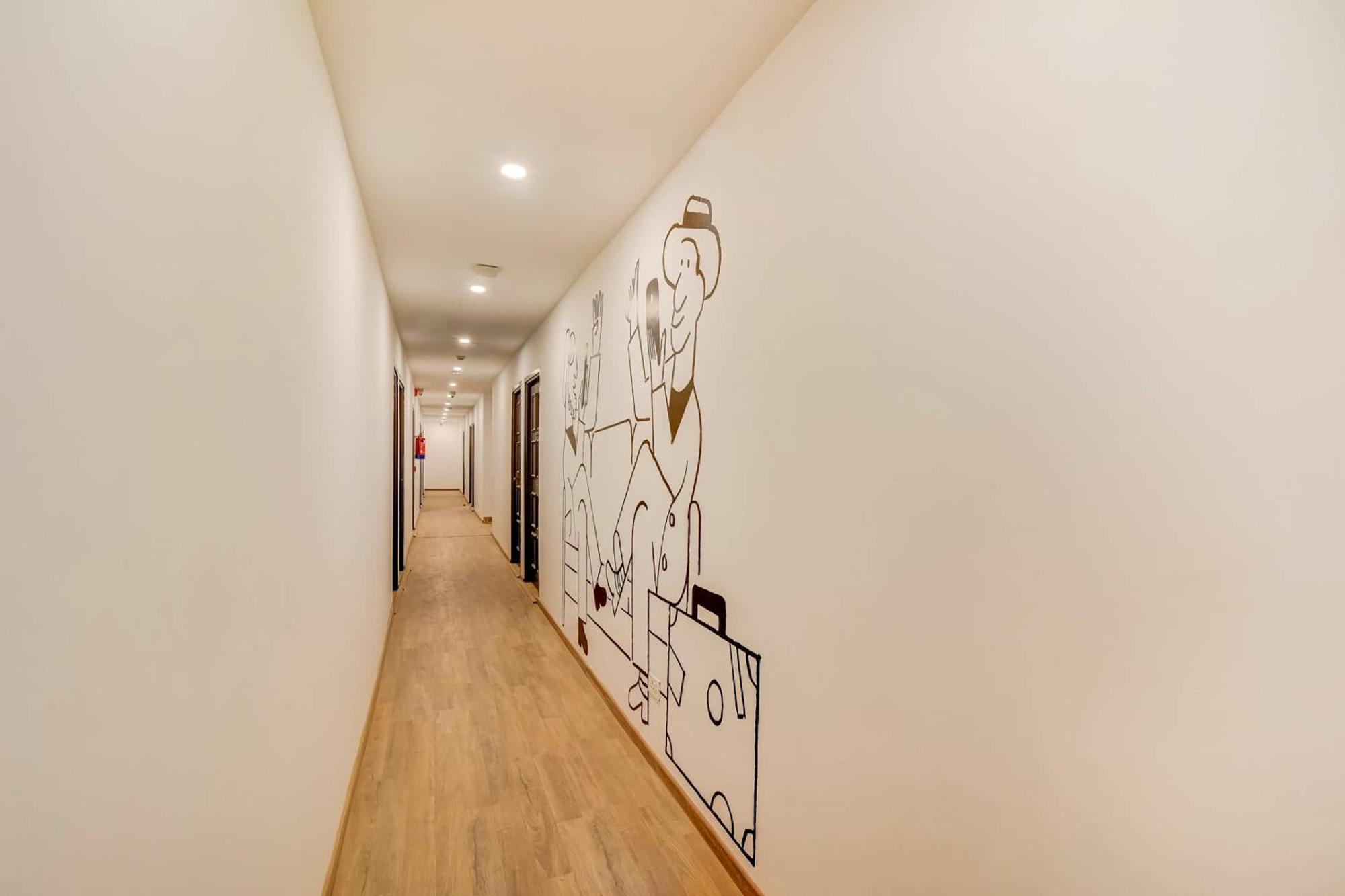Hotel O Star Key Гургаон Экстерьер фото