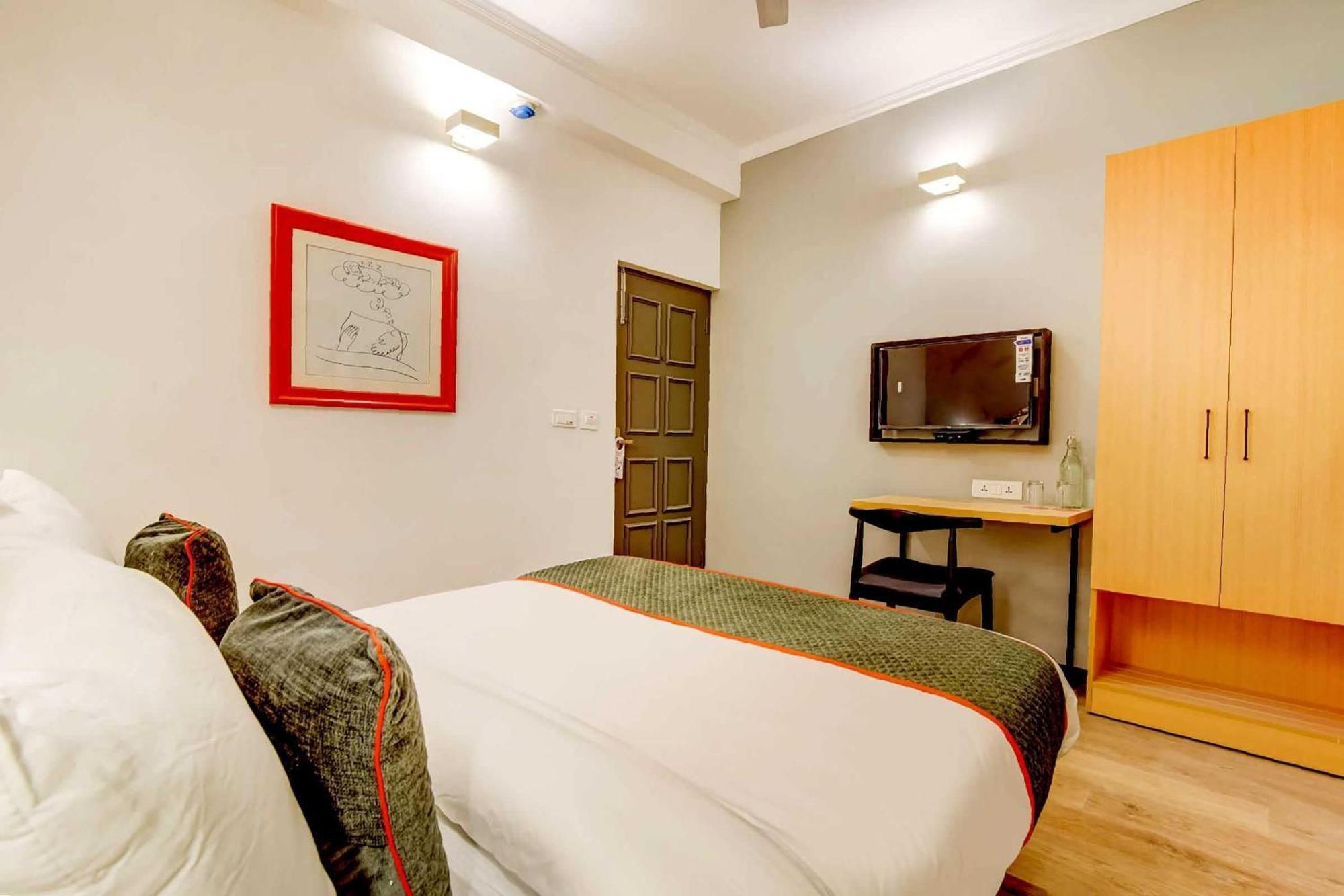 Hotel O Star Key Гургаон Экстерьер фото