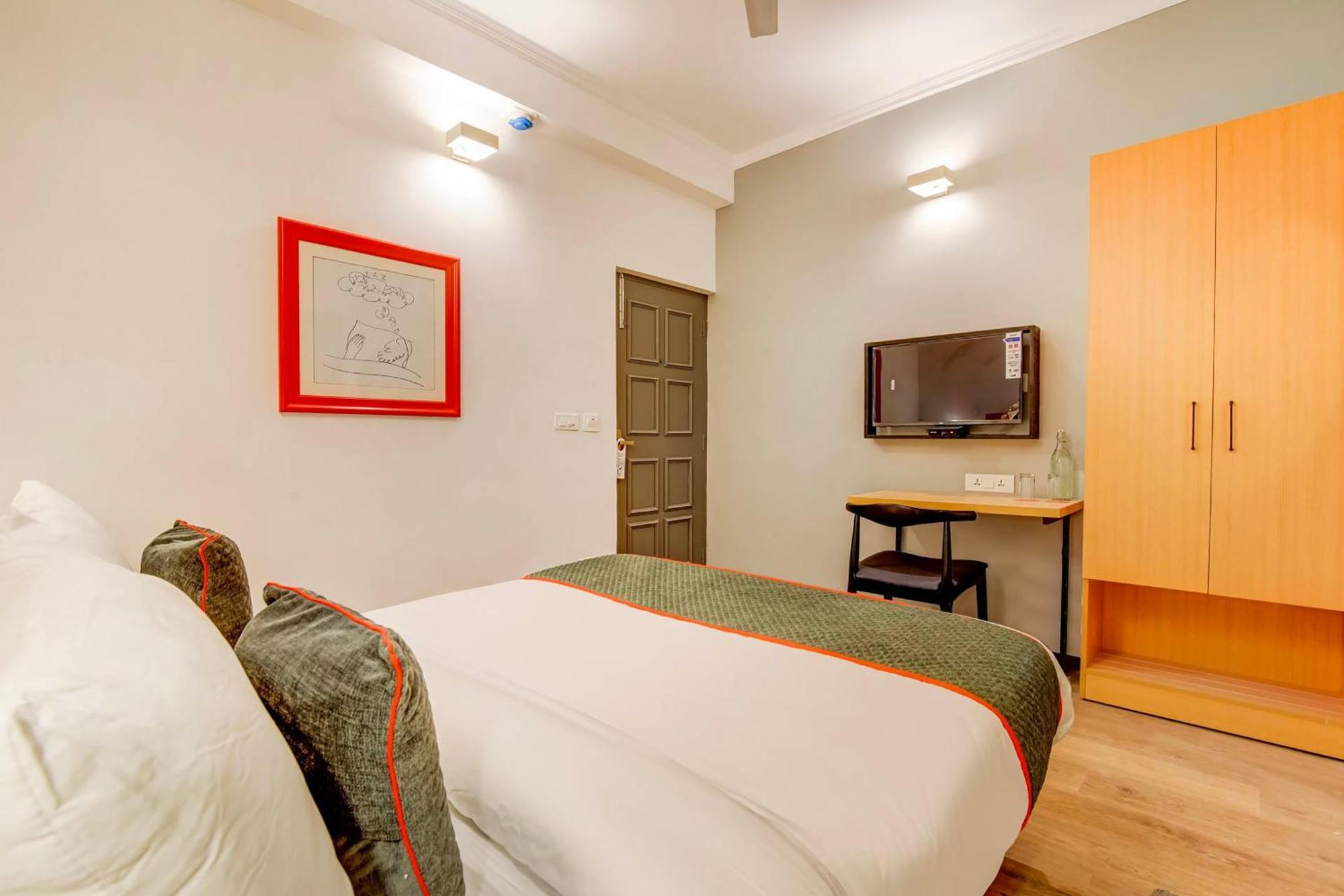 Hotel O Star Key Гургаон Экстерьер фото