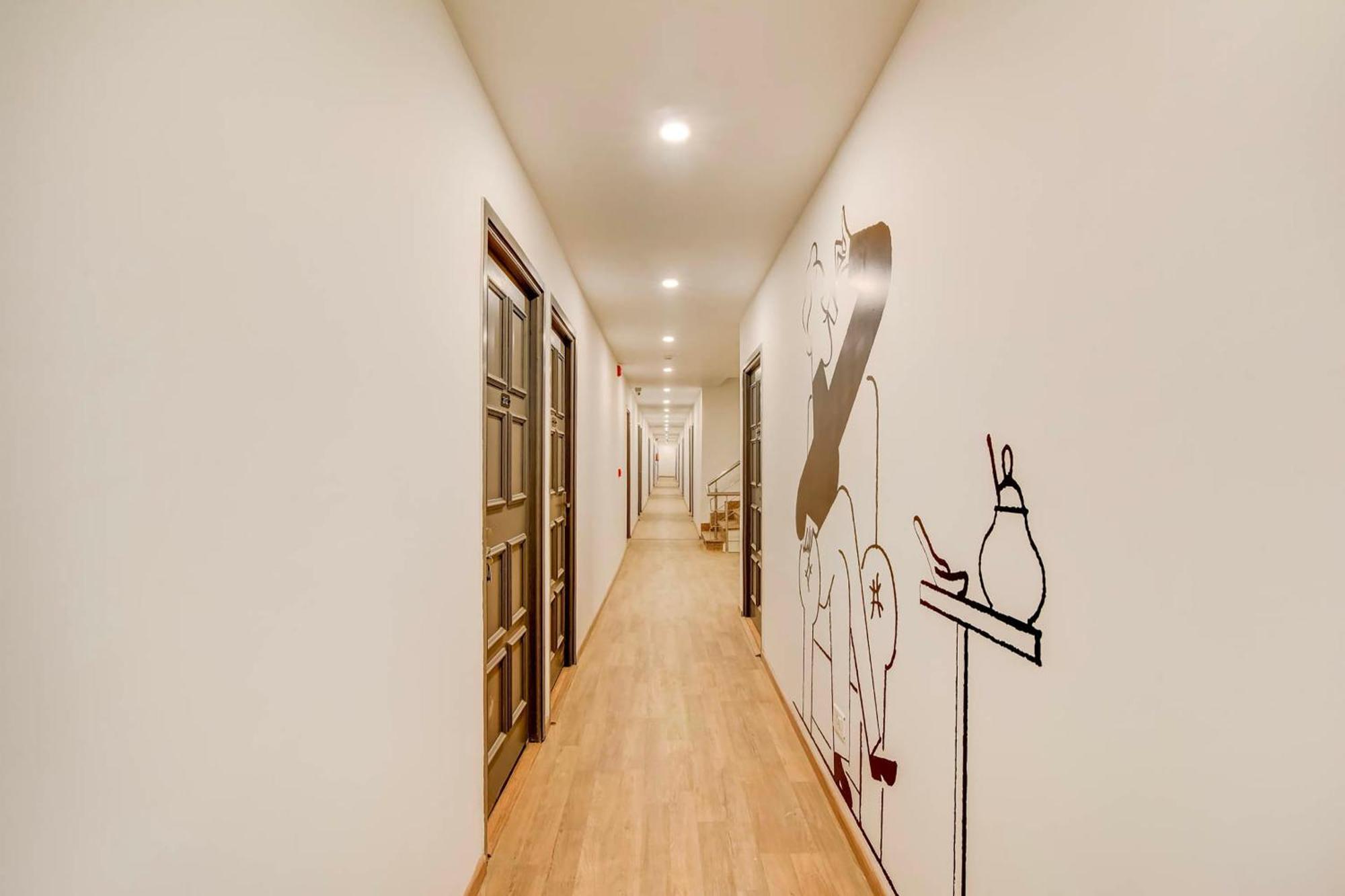 Hotel O Star Key Гургаон Экстерьер фото